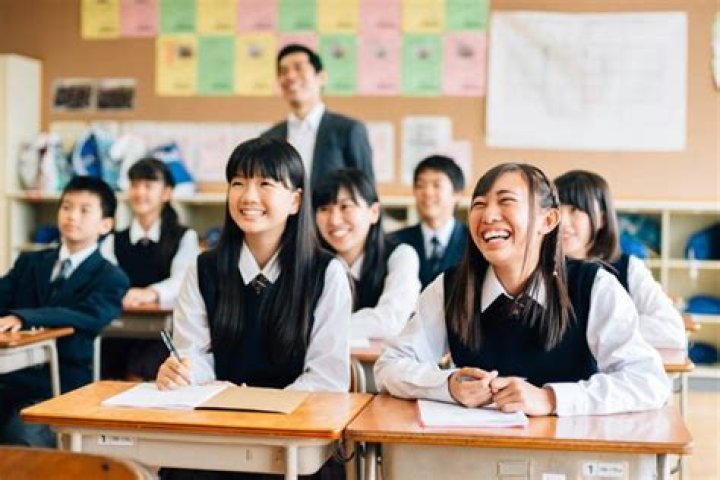 Can a foreigner become a teacher in Japan?