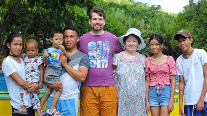 Can a foreigner work in Indonesia?
