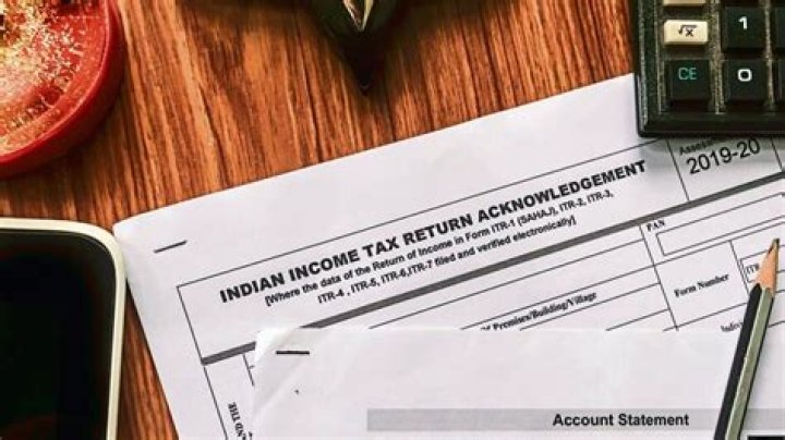 Can you file a joint income tax return if your spouse dies?