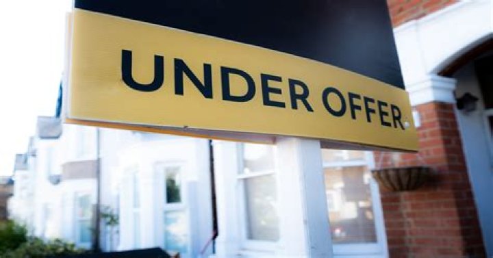 Can you make an offer on a house that is under offer?