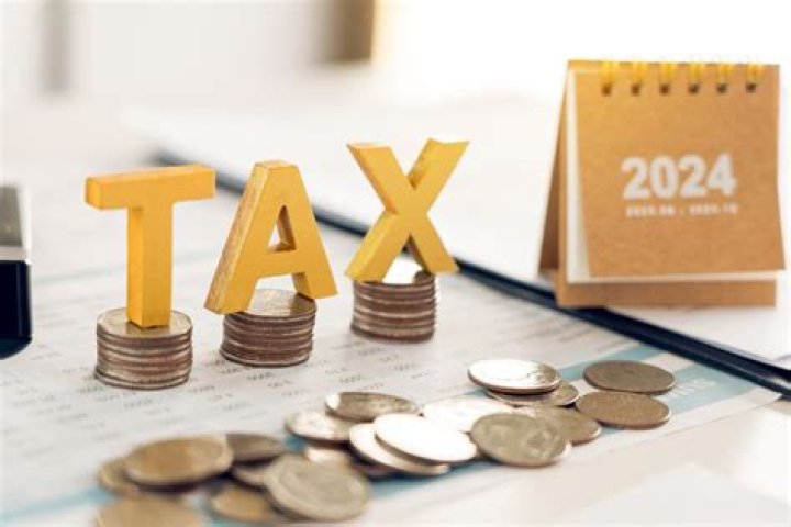 Who is responsible for paying inheritance tax in PA?